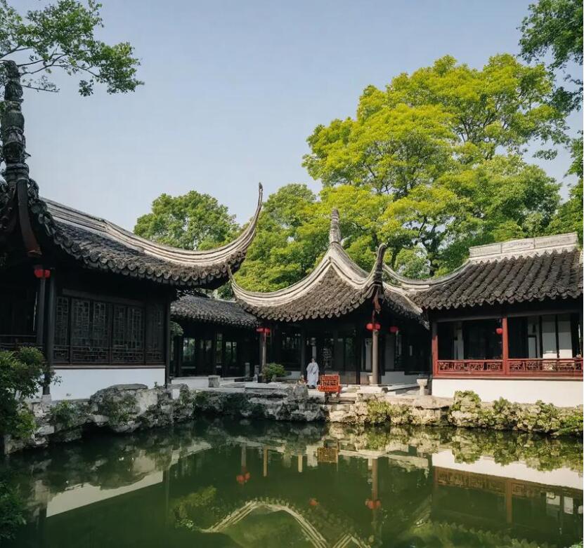 吐鲁番秋双土建有限公司